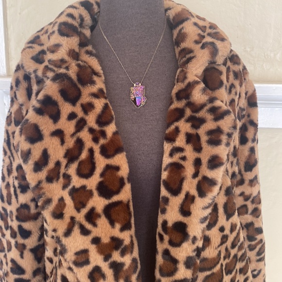 Love Tree Faux Fur Leopard Jacket - Picture 3 of 10